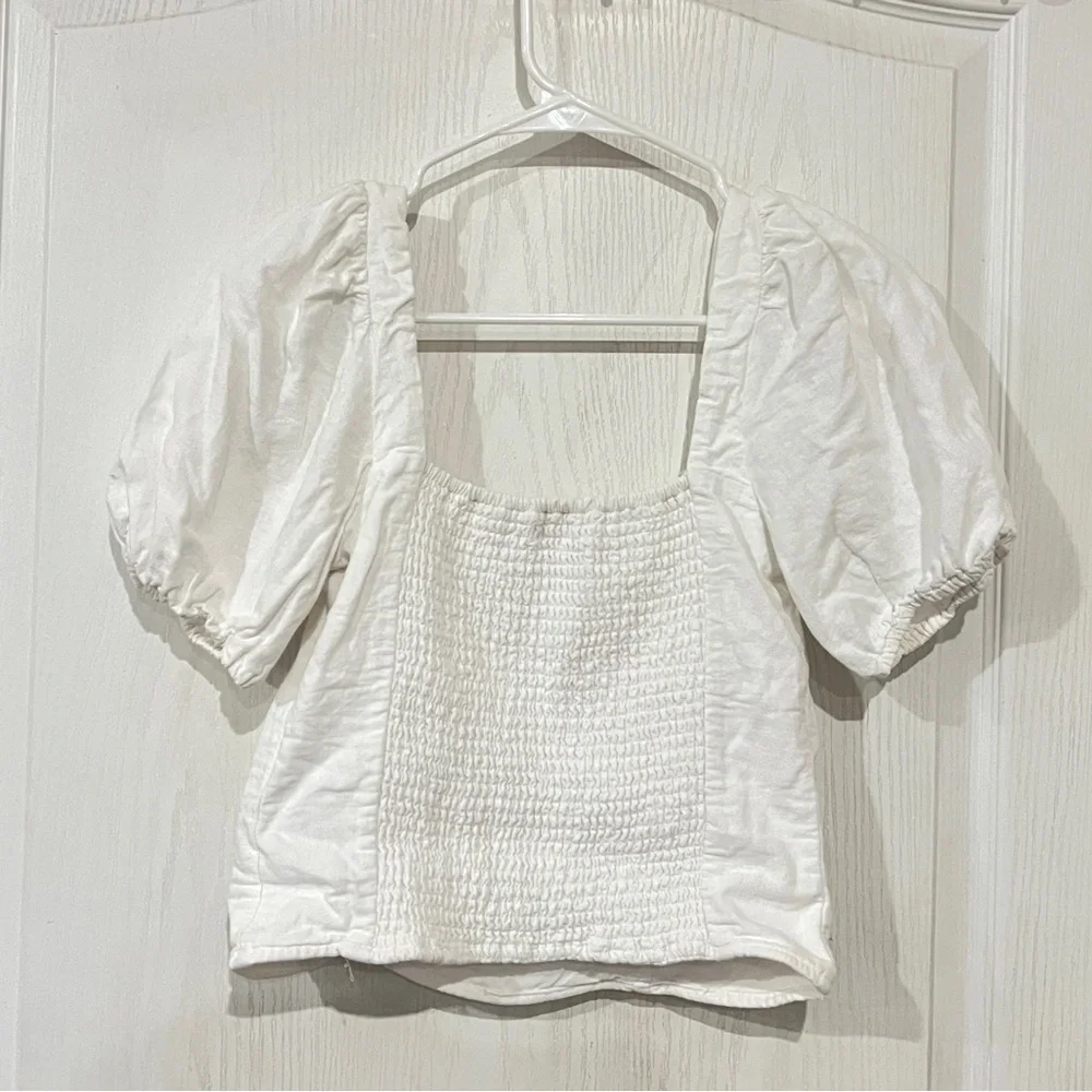 Abercrombie & Fitch smocked detailing